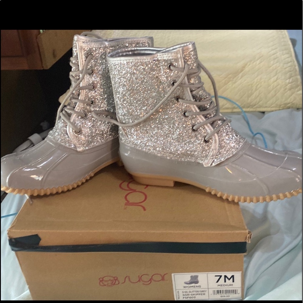 Duck Boots Sugar brand womens 7